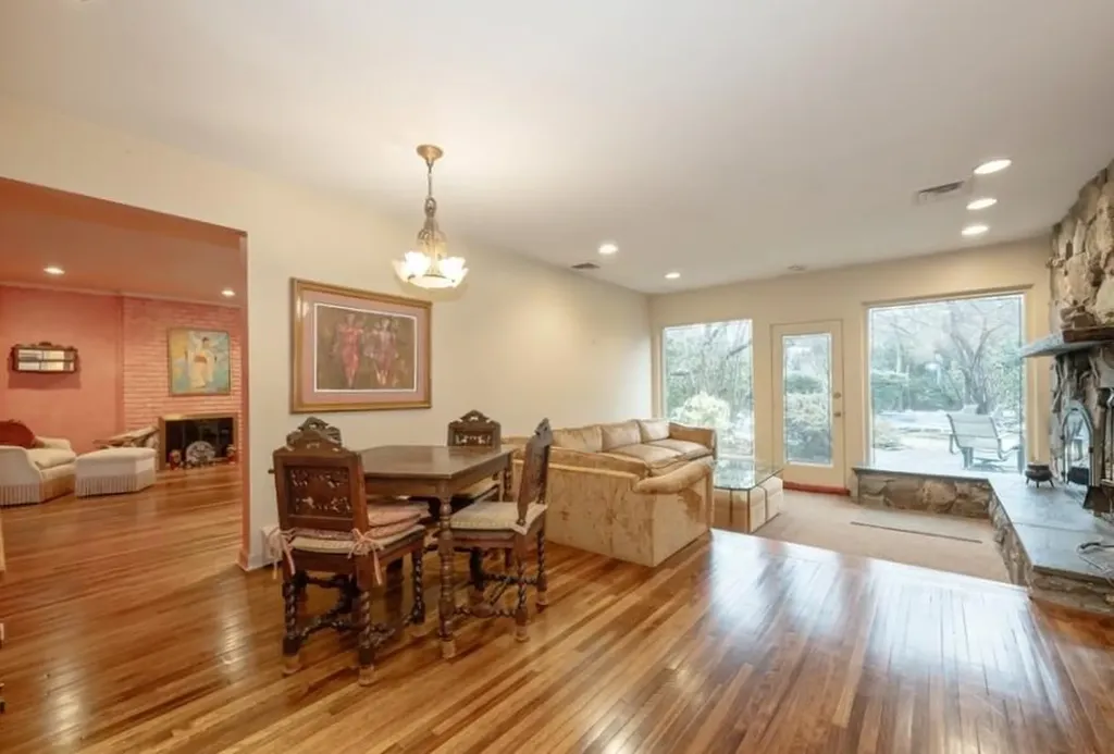 7 Kings Drive Old Westbury NY 11568