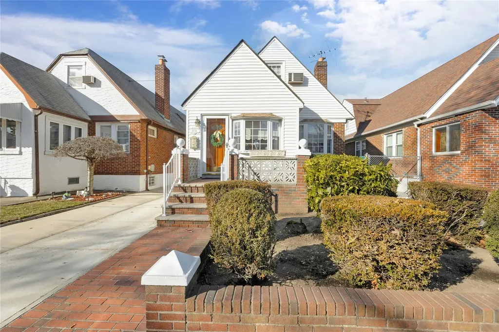 8805 Doran Avenue Glendale NY 11385