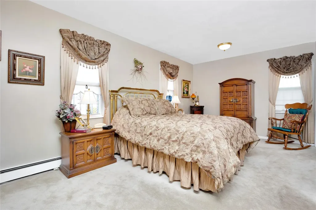 8805 Doran Avenue Glendale NY 11385