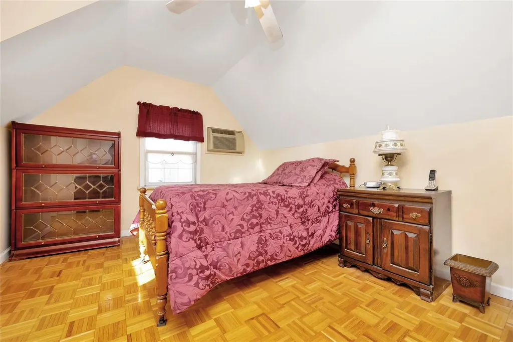 8805 Doran Avenue Glendale NY 11385