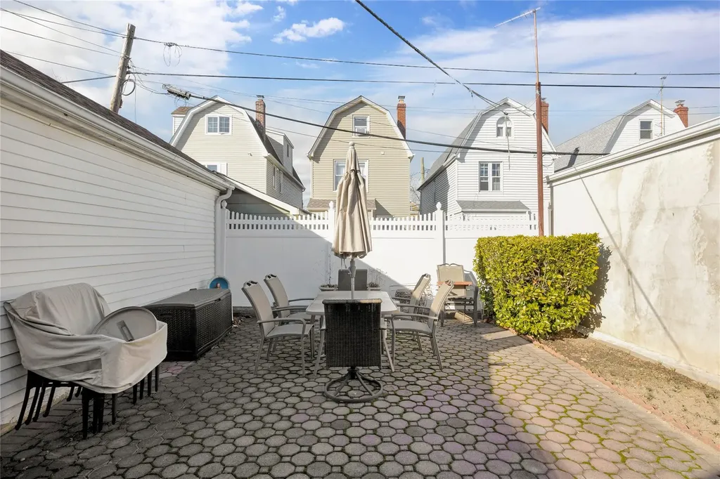 8805 Doran Avenue Glendale NY 11385