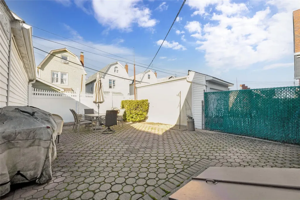 8805 Doran Avenue Glendale NY 11385