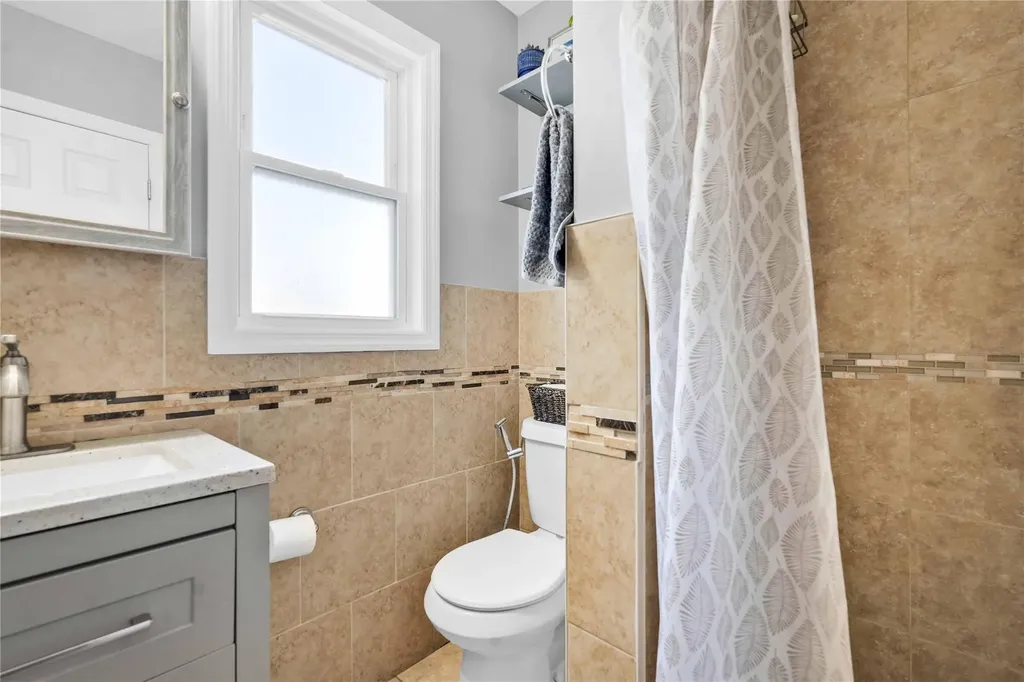 54 Harris Avenue Freeport NY 11520