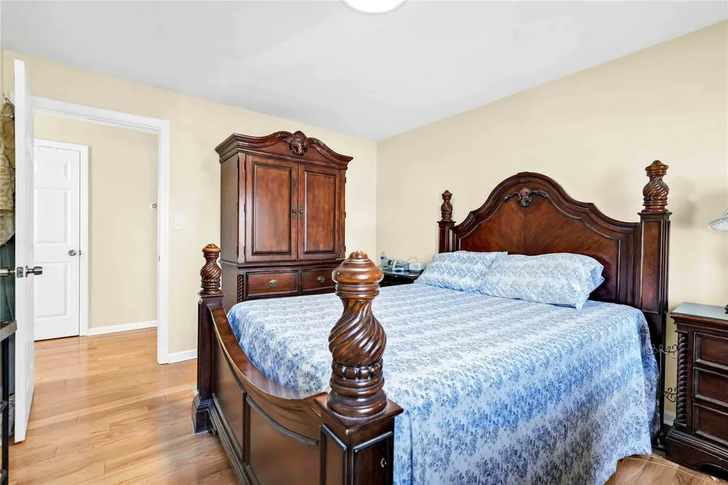 54 Harris Avenue Freeport NY 11520
