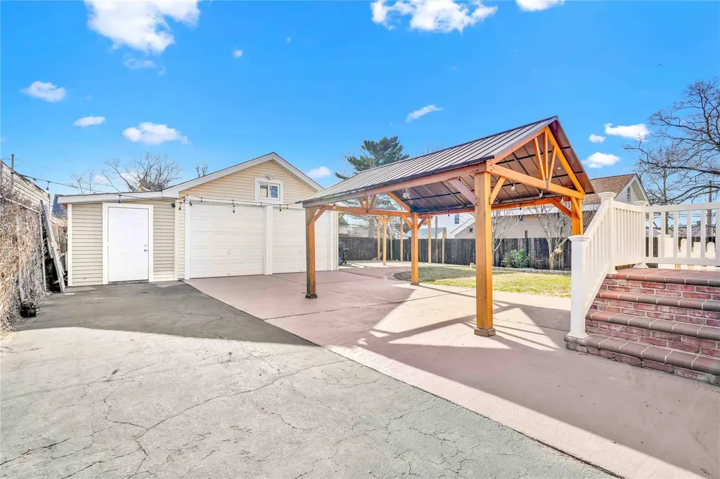 54 Harris Avenue Freeport NY 11520