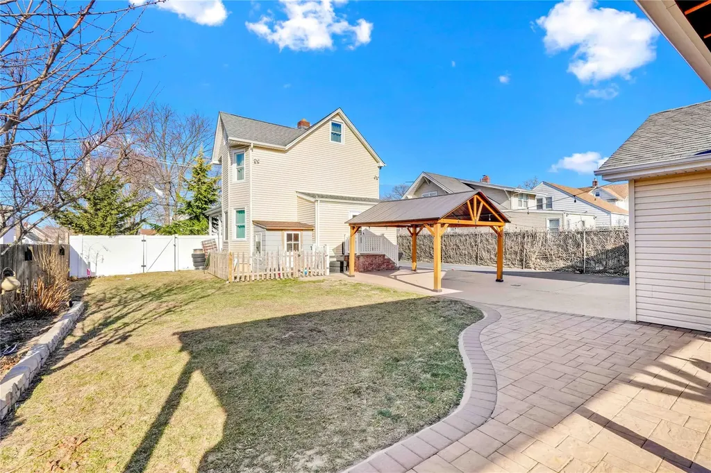 54 Harris Avenue Freeport NY 11520