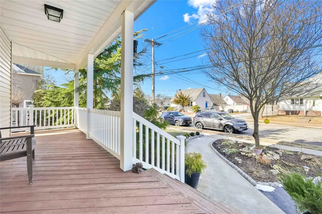 54 Harris Avenue Freeport NY 11520