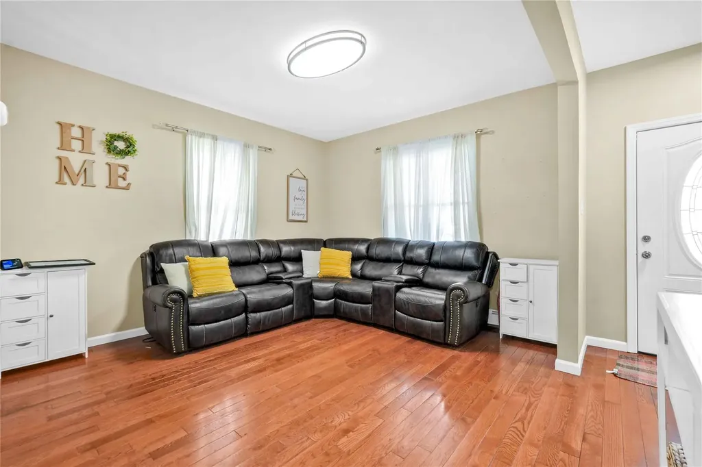 54 Harris Avenue Freeport NY 11520