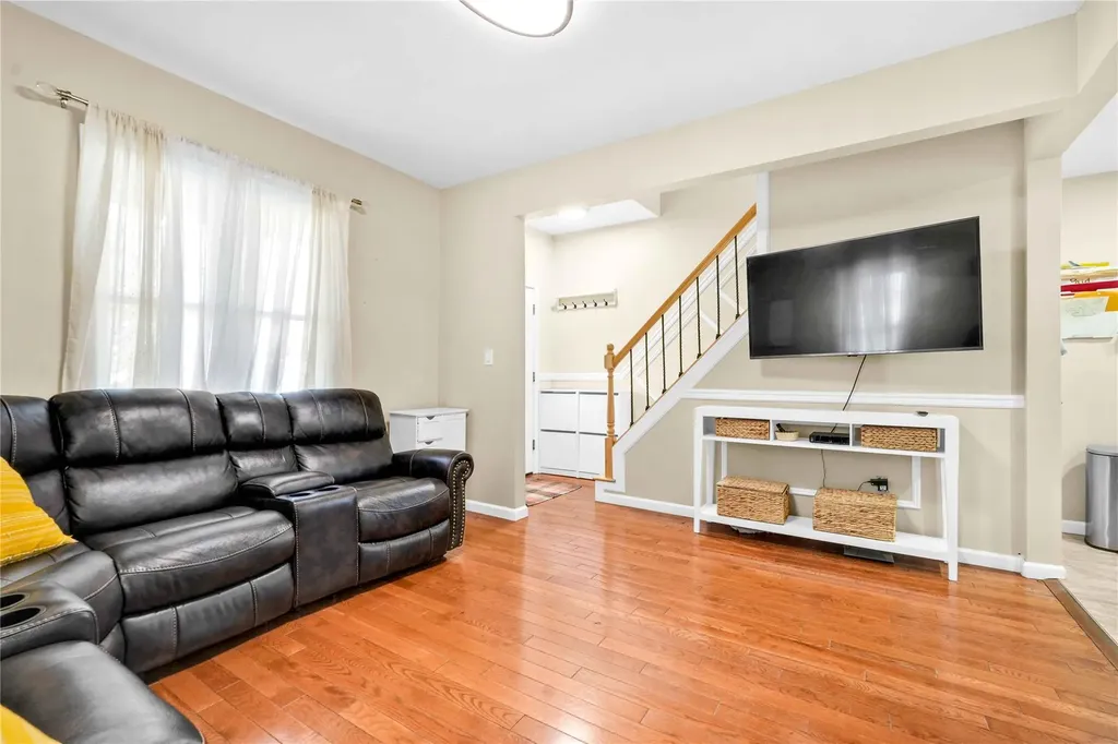 54 Harris Avenue Freeport NY 11520