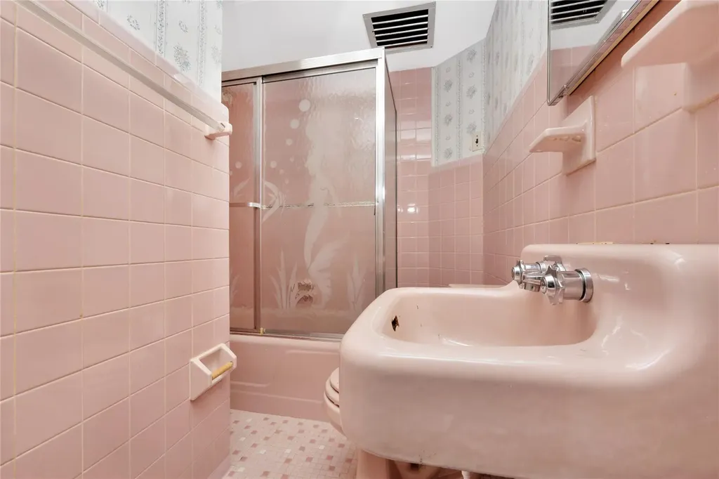 6408 60th Place Ridgewood NY 11385
