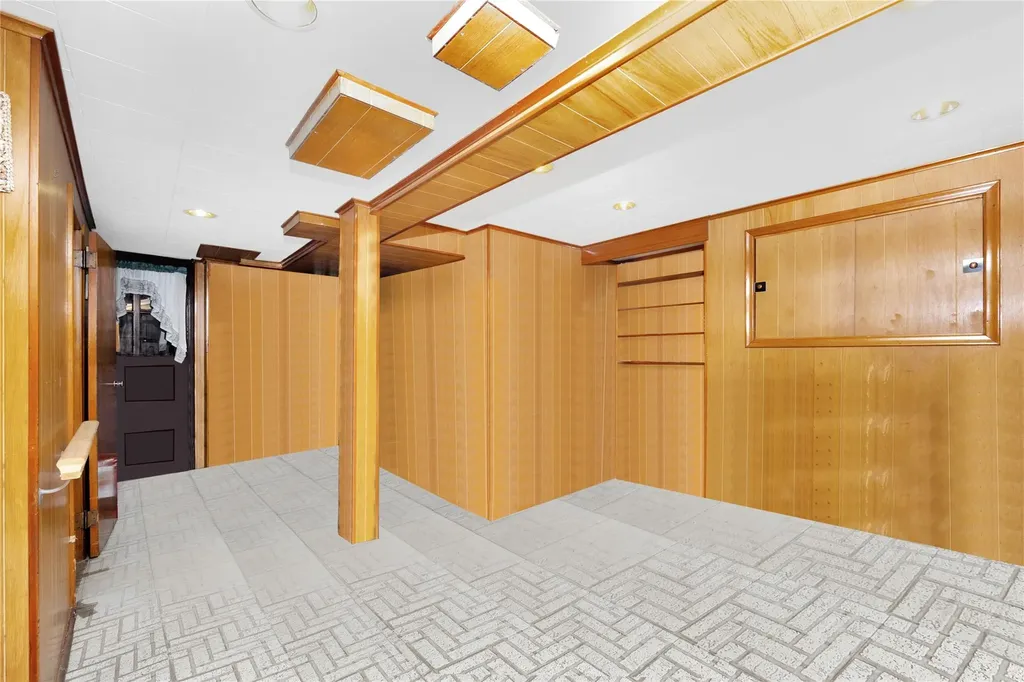 6408 60th Place Ridgewood NY 11385