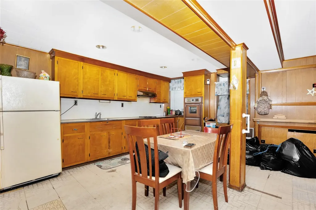 6408 60th Place Ridgewood NY 11385