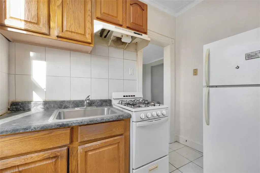 6408 60th Place Ridgewood NY 11385