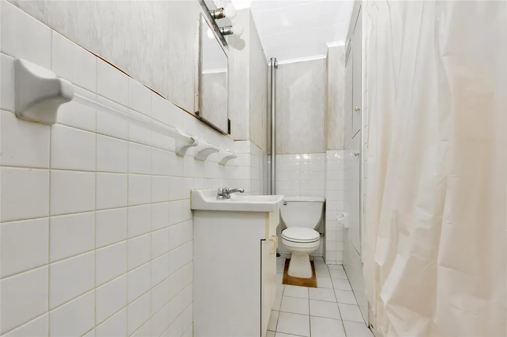 6408 60th Place Ridgewood NY 11385