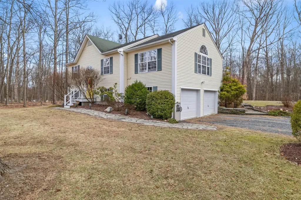 64 Stella Drive Gardiner NY 12525