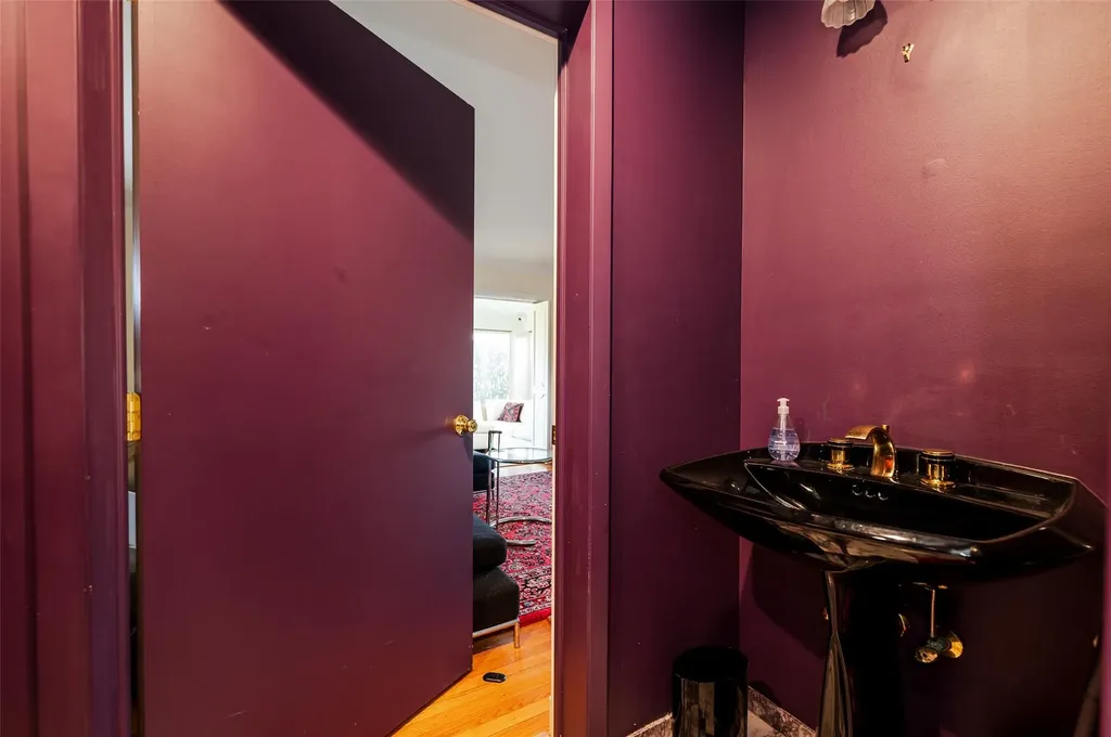 131 Virginia Avenue Freeport NY 11520