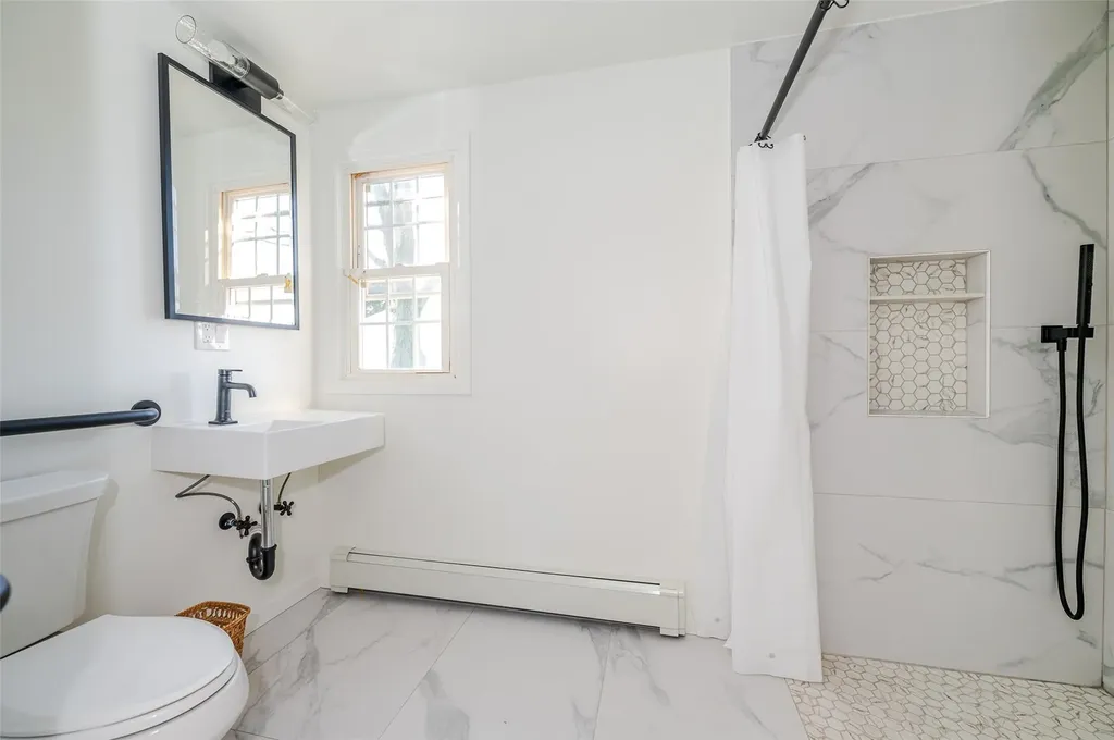 131 Virginia Avenue Freeport NY 11520