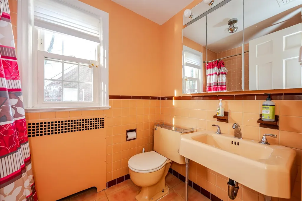 131 Virginia Avenue Freeport NY 11520