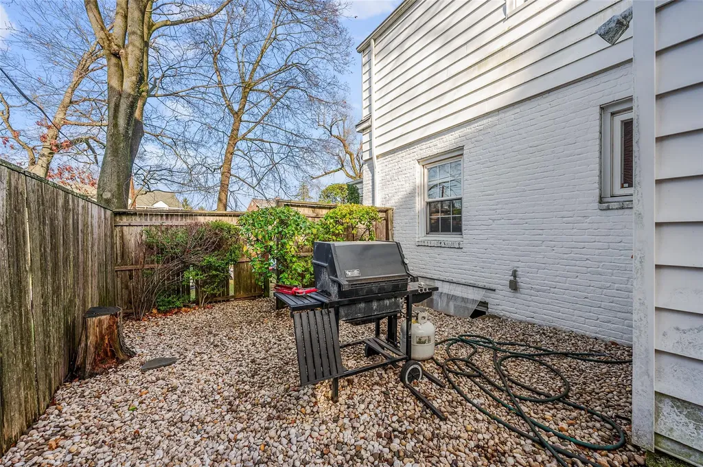 131 Virginia Avenue Freeport NY 11520