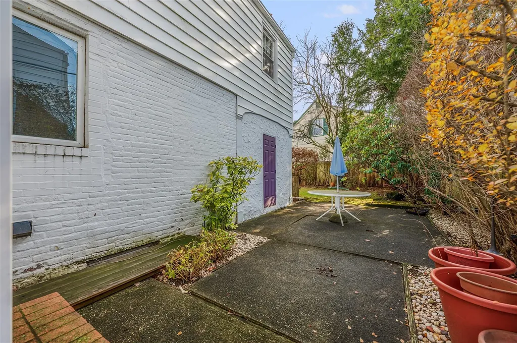 131 Virginia Avenue Freeport NY 11520