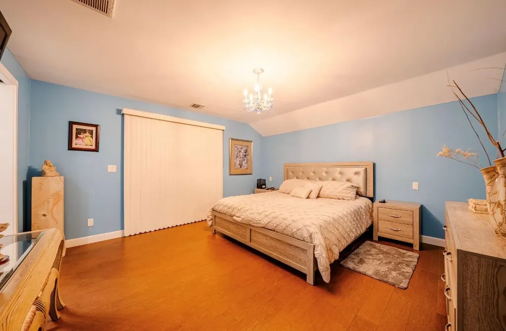 10 Muncey Road Bay Shore NY 11706