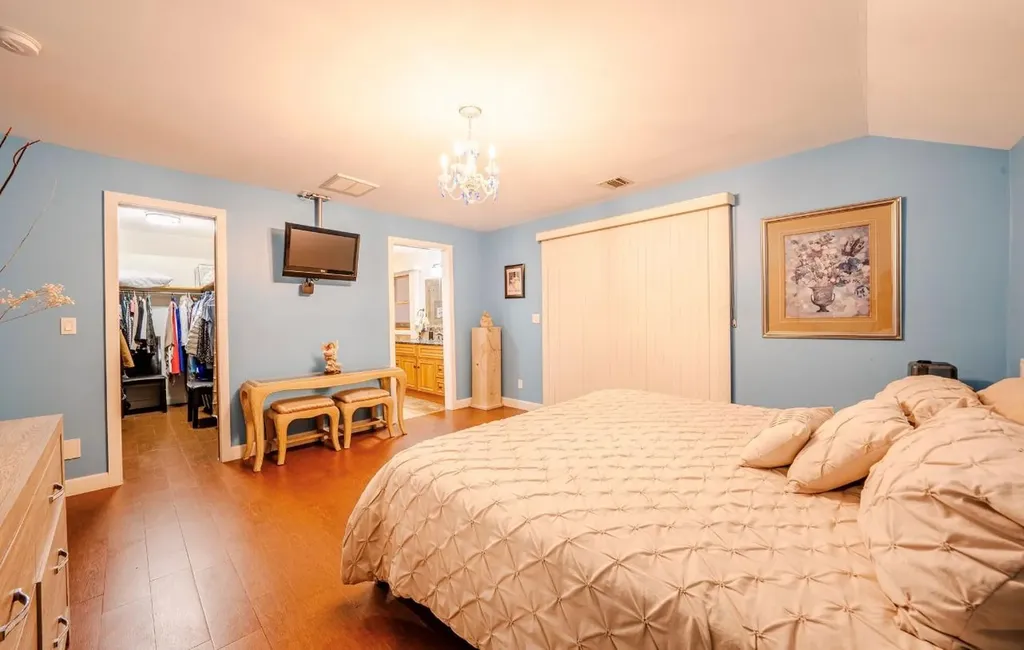 10 Muncey Road Bay Shore NY 11706