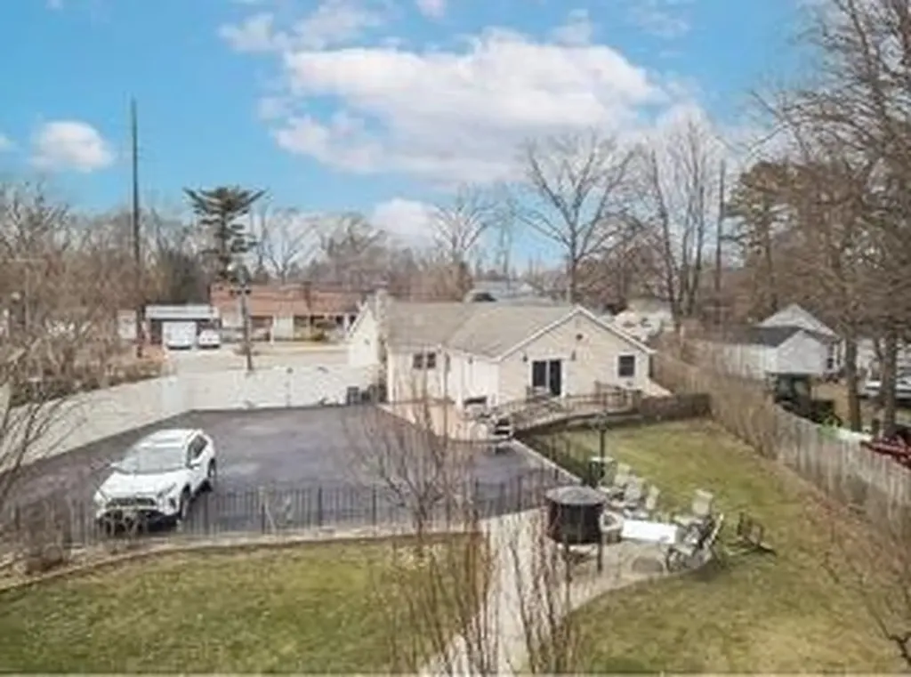 10 Muncey Road Bay Shore NY 11706