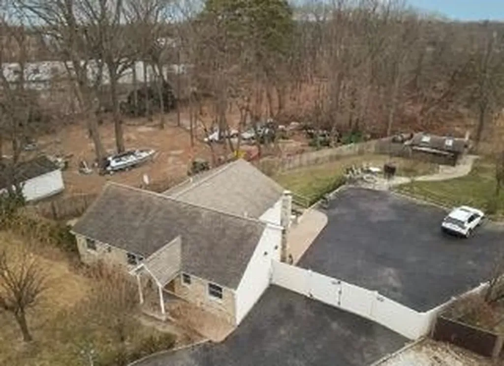 10 Muncey Road Bay Shore NY 11706