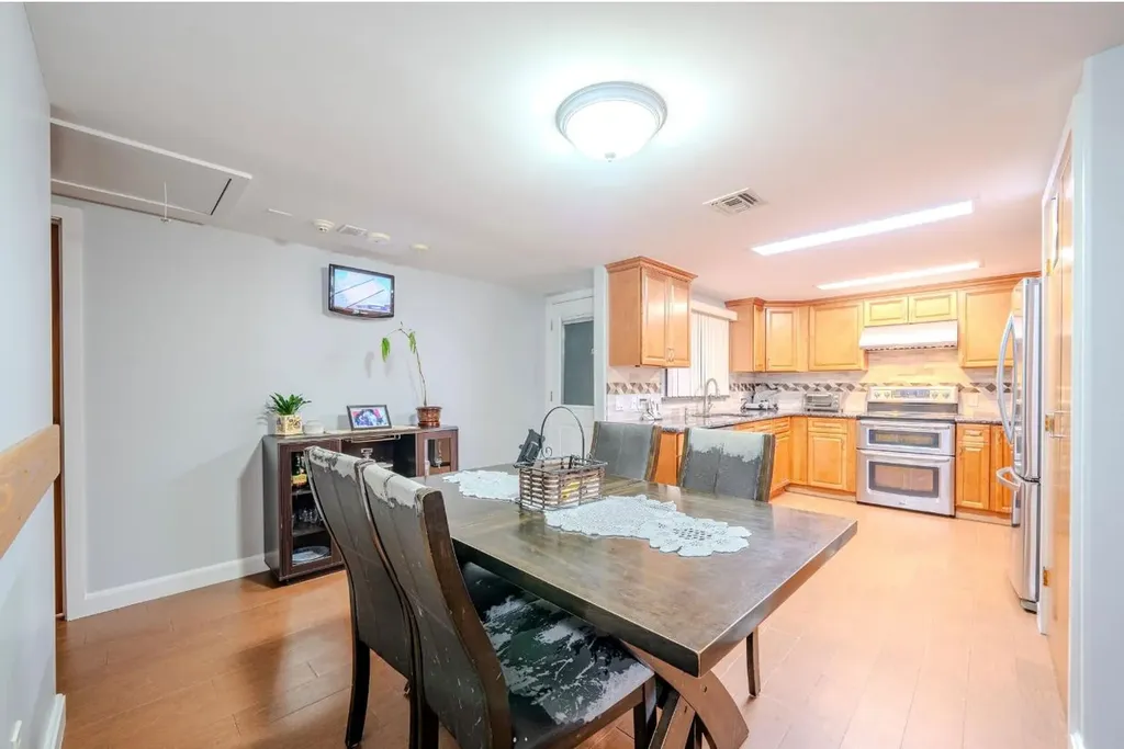 10 Muncey Road Bay Shore NY 11706