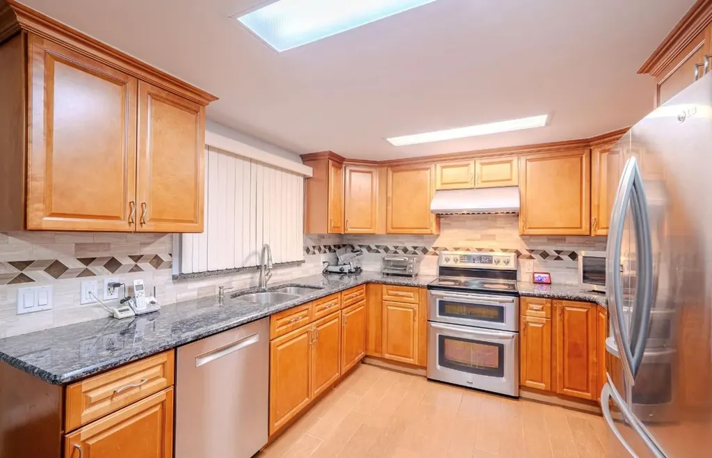 10 Muncey Road Bay Shore NY 11706