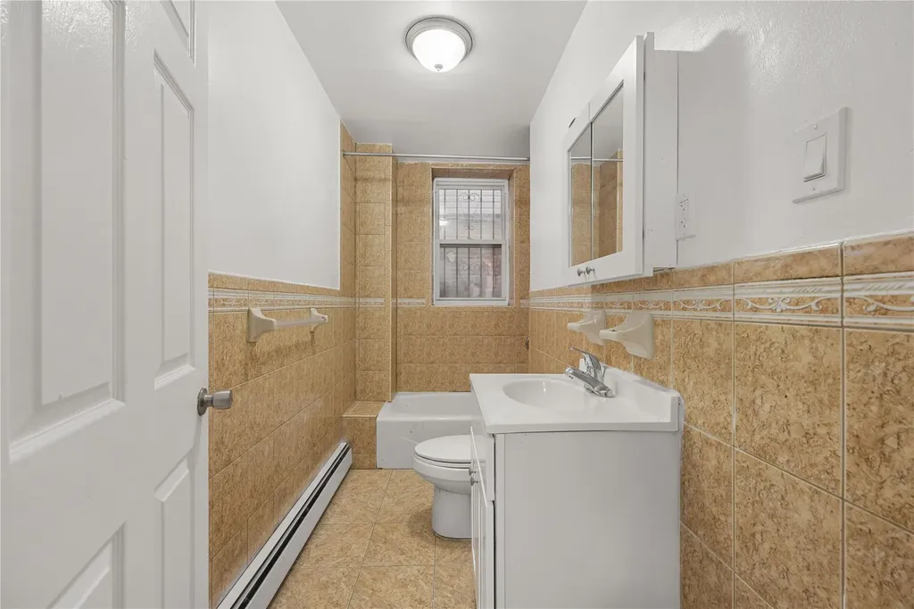 2039 Washington Avenue Bronx NY 10457