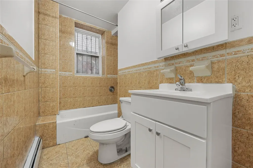 2039 Washington Avenue Bronx NY 10457