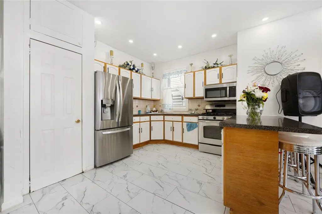2039 Washington Avenue Bronx NY 10457