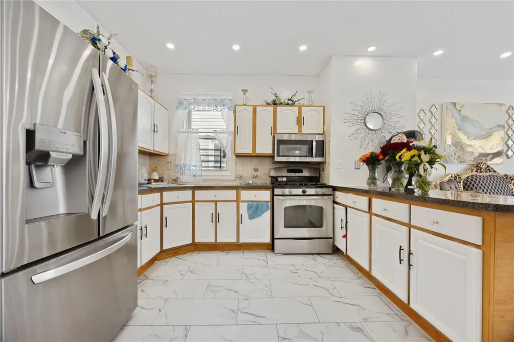 2039 Washington Avenue Bronx NY 10457