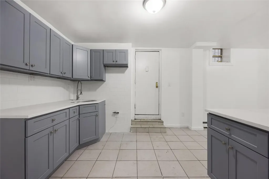 2039 Washington Avenue Bronx NY 10457