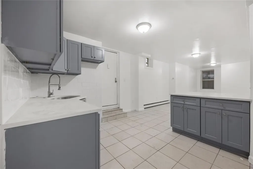 2039 Washington Avenue Bronx NY 10457