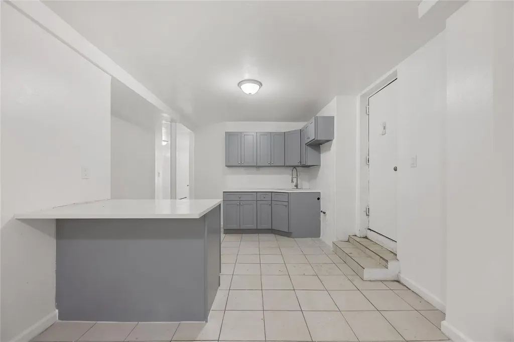 2039 Washington Avenue Bronx NY 10457