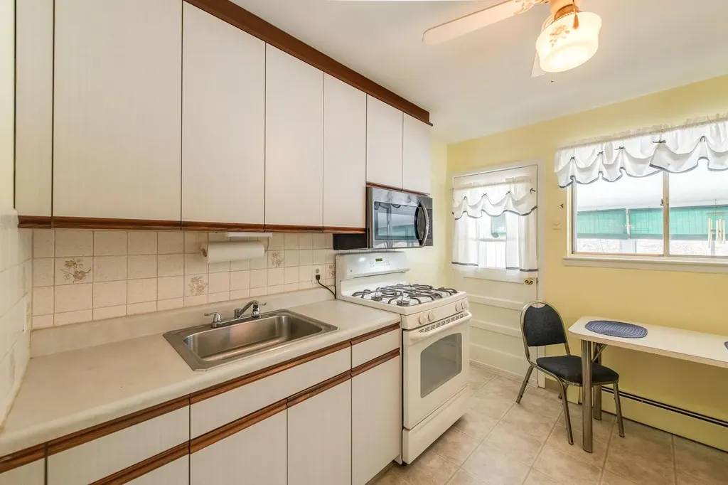 62 Nassau Road Poughkeepsie NY 12601