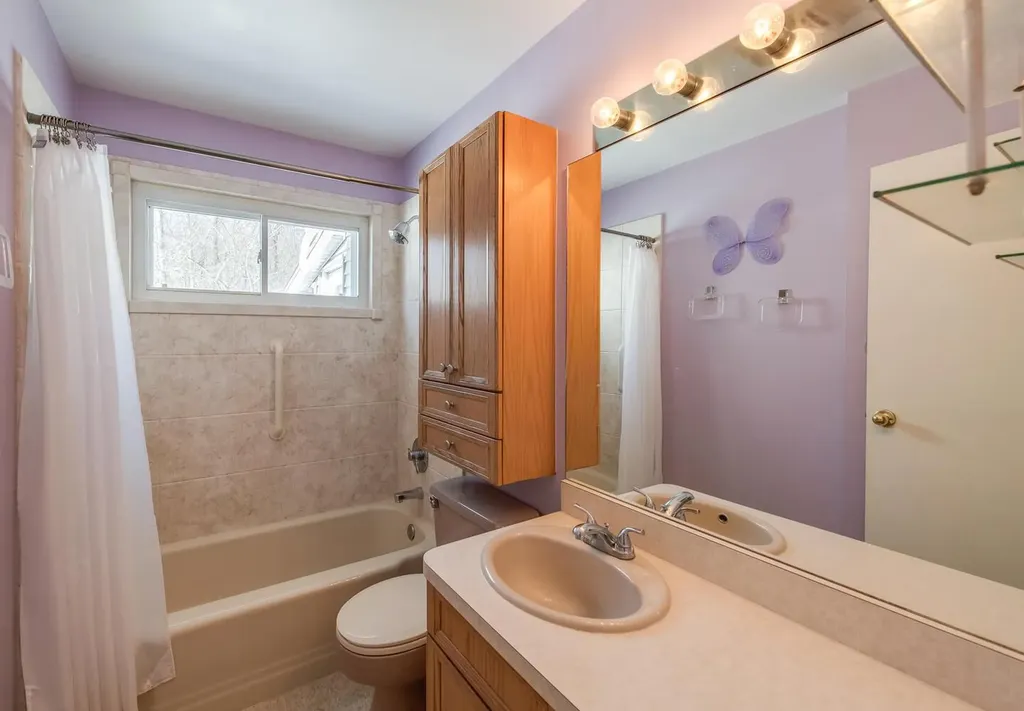 62 Nassau Road Poughkeepsie NY 12601