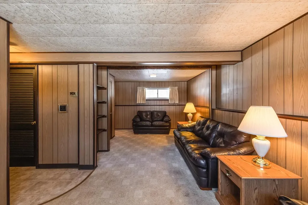62 Nassau Road Poughkeepsie NY 12601