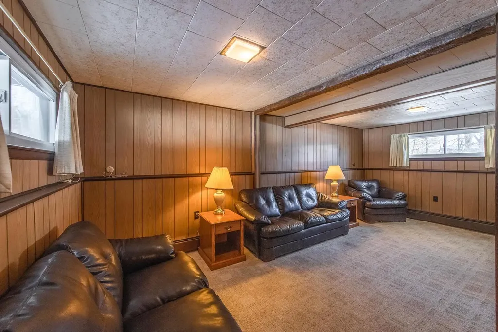 62 Nassau Road Poughkeepsie NY 12601