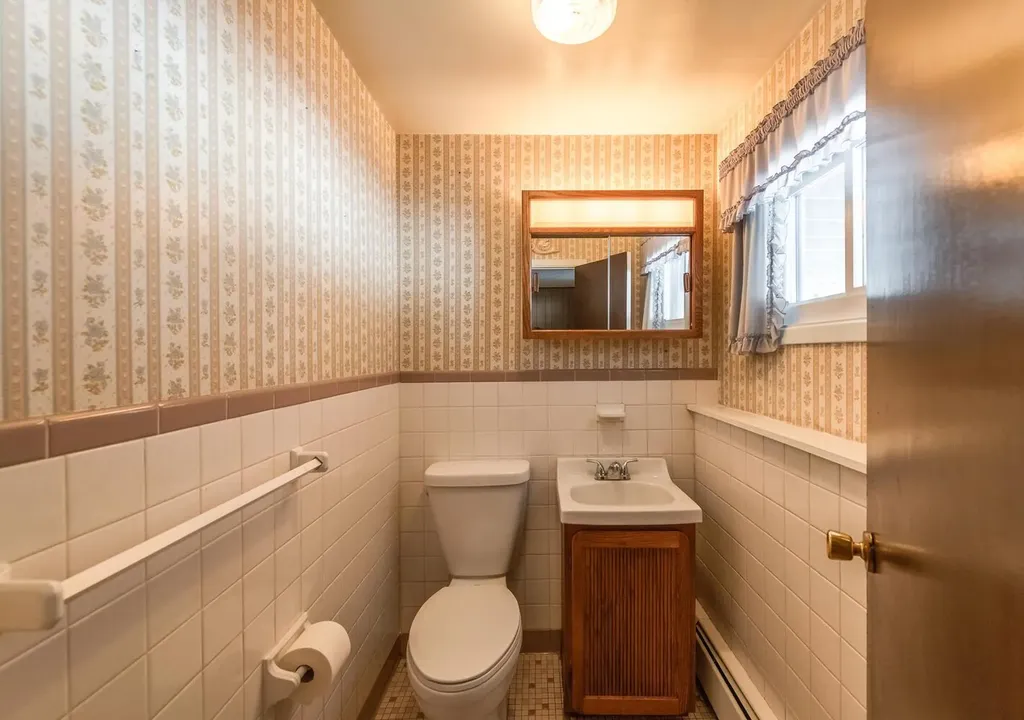 62 Nassau Road Poughkeepsie NY 12601