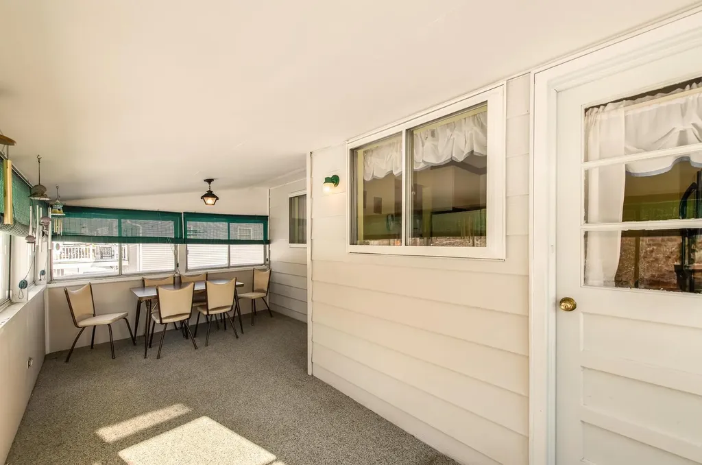 62 Nassau Road Poughkeepsie NY 12601
