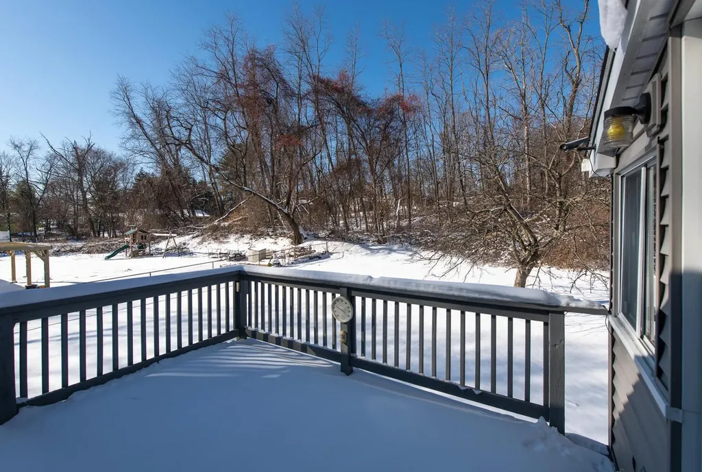 62 Nassau Road Poughkeepsie NY 12601