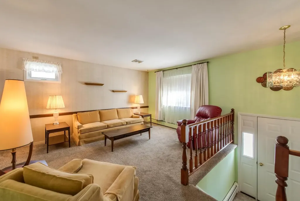 62 Nassau Road Poughkeepsie NY 12601