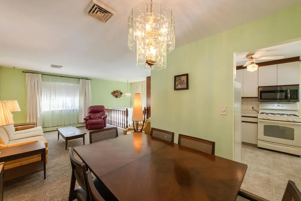 62 Nassau Road Poughkeepsie NY 12601