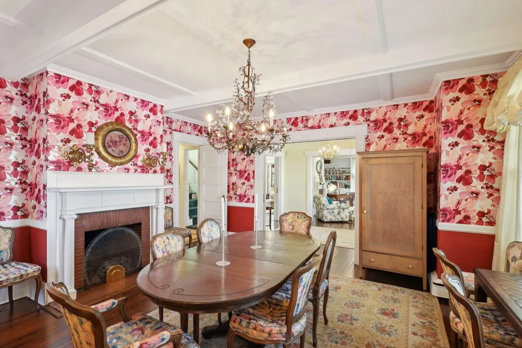 22 Fairview Avenue East Williston NY 11596