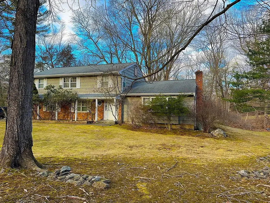 6 Carriage Hill Road Ossining NY 10562