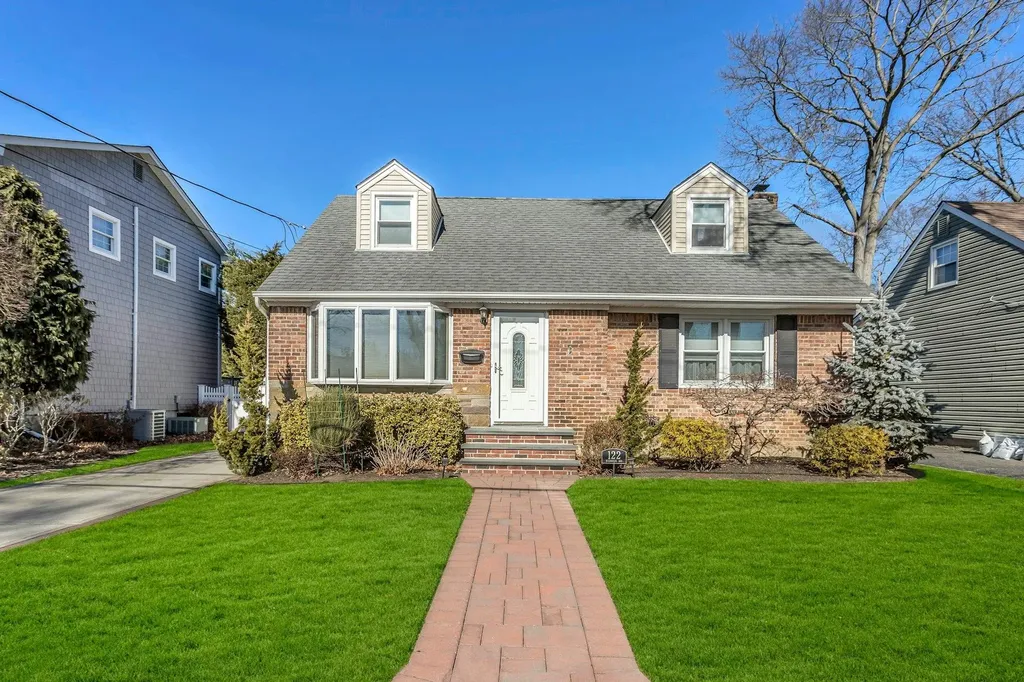 122 Bushwick Avenue Merrick NY 11566