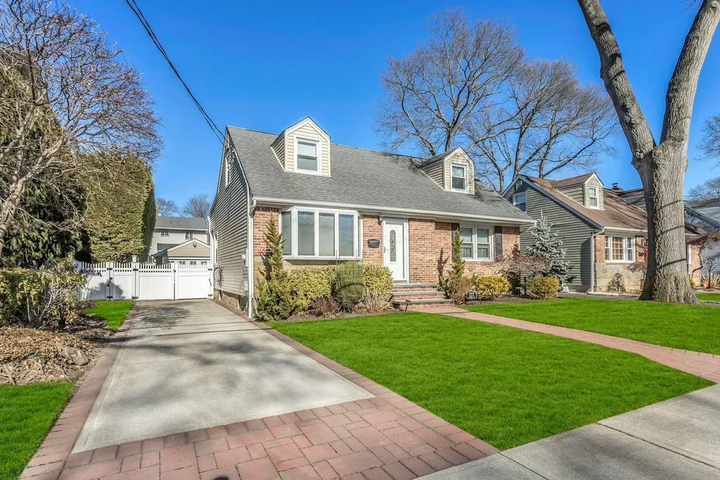 122 Bushwick Avenue Merrick NY 11566